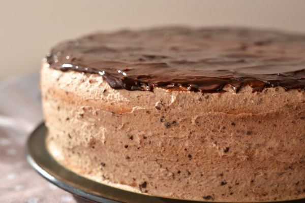 przepis na lekki tort z czekoladą